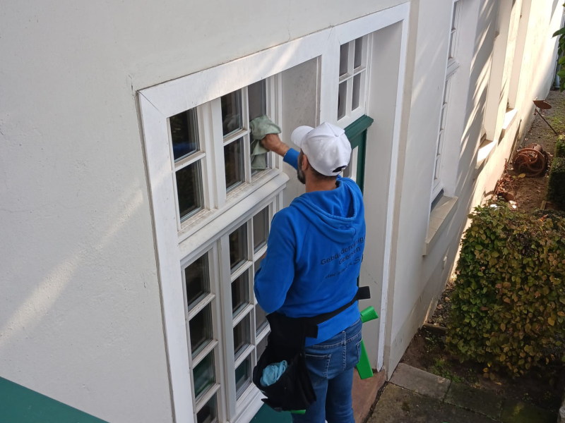 Fensterreinigung von Gebäudereinigung Geersen